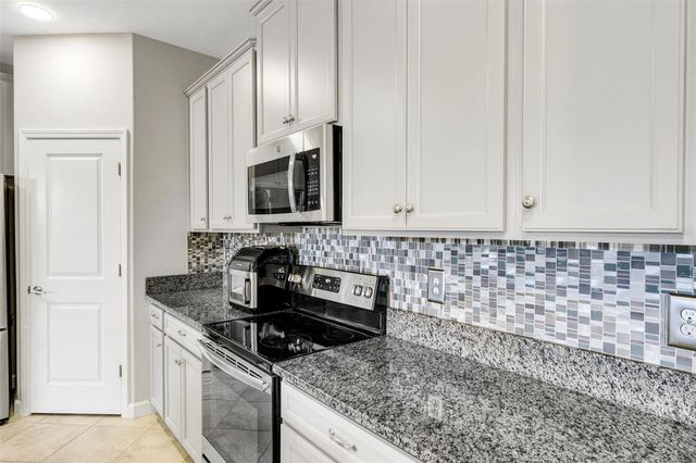 6814 VIA PERLOSO COURT, Tampa, FL 33625