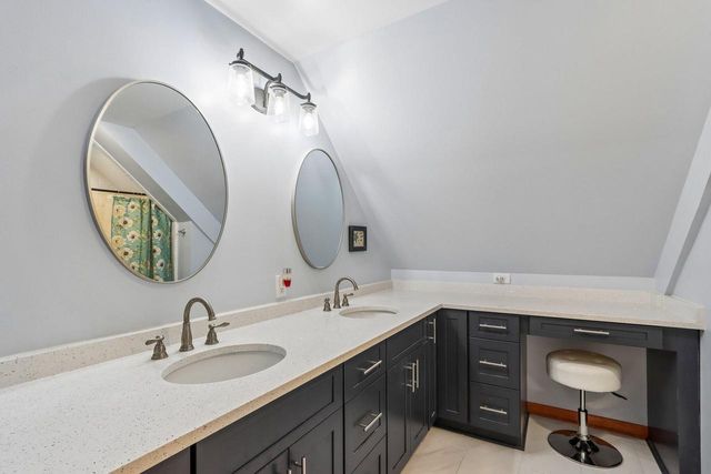 3866 E Armour AVENUE, Cudahy, WI 53110