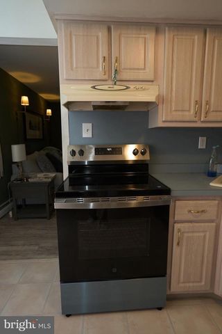 2113 PENNSYLVANIA AVE, Croydon, PA 19021