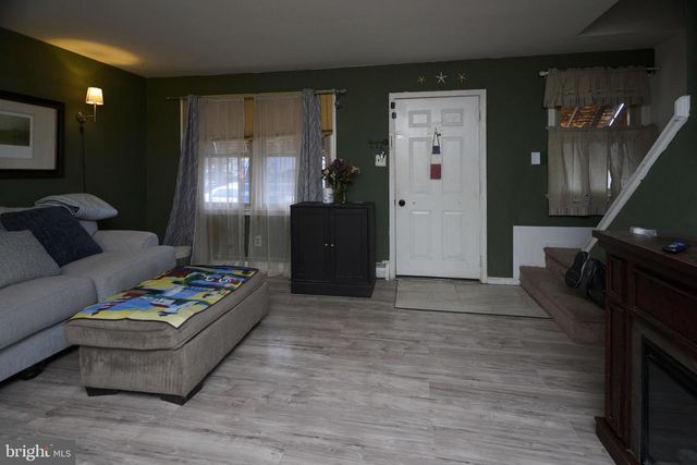 2113 PENNSYLVANIA AVE, Croydon, PA 19021