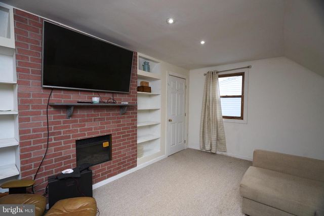 2113 PENNSYLVANIA AVE, Croydon, PA 19021