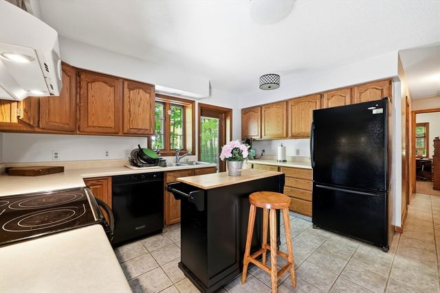 16 Old Long Plain Rd, Leverett, MA 01054