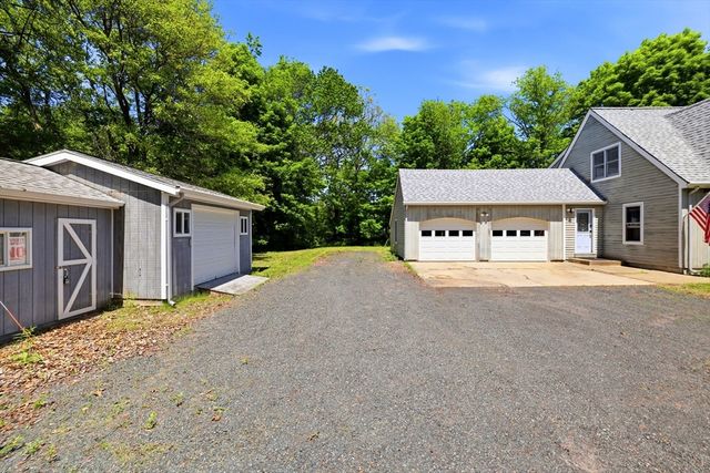 16 Old Long Plain Rd, Leverett, MA 01054