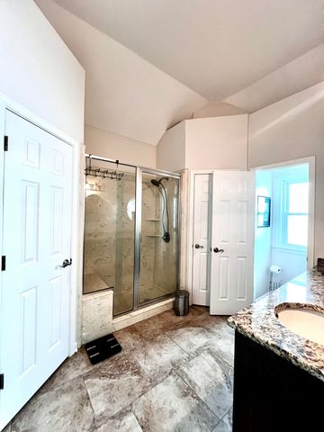 1197 MISTY ISLE DR, Memphis, TN 38103