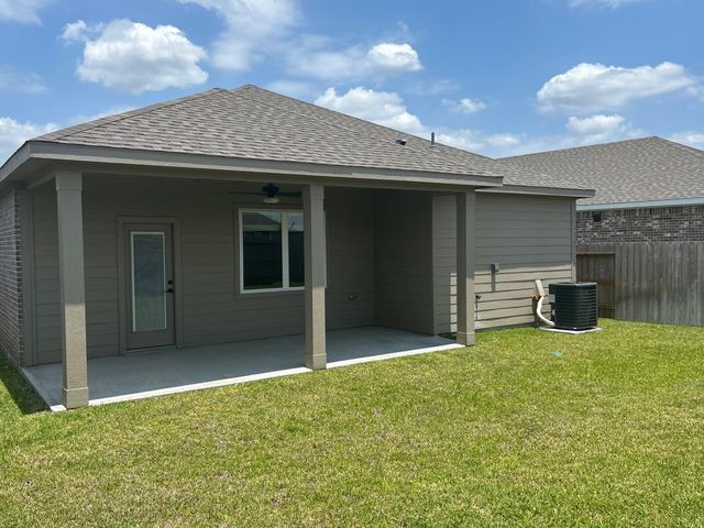 1022 Whispering Winds Drive, Beasley, TX 77417