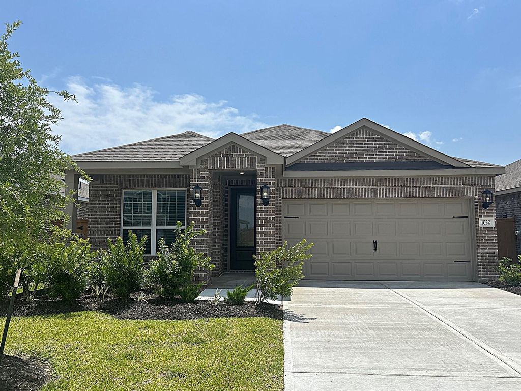 1022 Whispering Winds Drive, Beasley, TX 77417