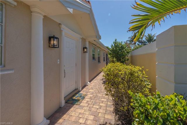 7848 Ionio CT, Naples, FL 34114