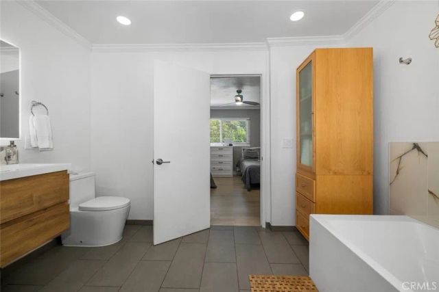 1881 Mitchell Avenue 124, Tustin, CA 92780