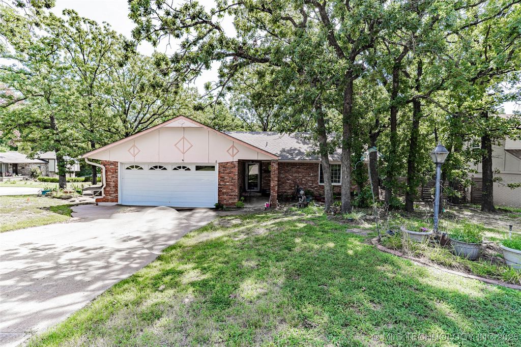 1103 S Division Street, Sapulpa, OK 74066