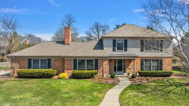 4 Elmsleigh Lane, Grosse Pointe, MI 48230