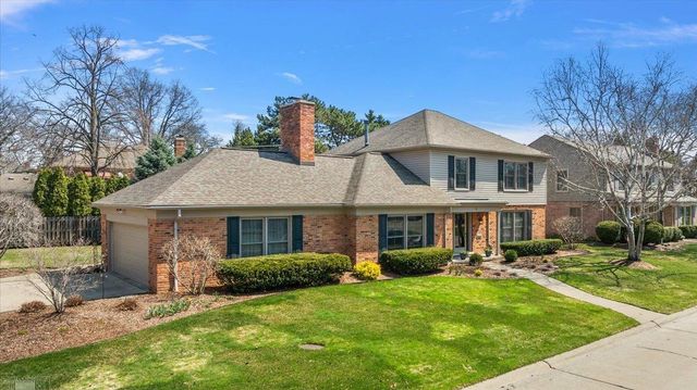 4 Elmsleigh Lane, Grosse Pointe, MI 48230