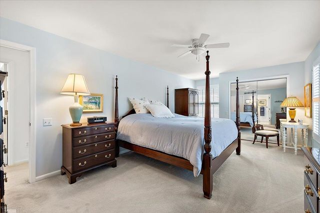 4 Elmsleigh Lane, Grosse Pointe, MI 48230