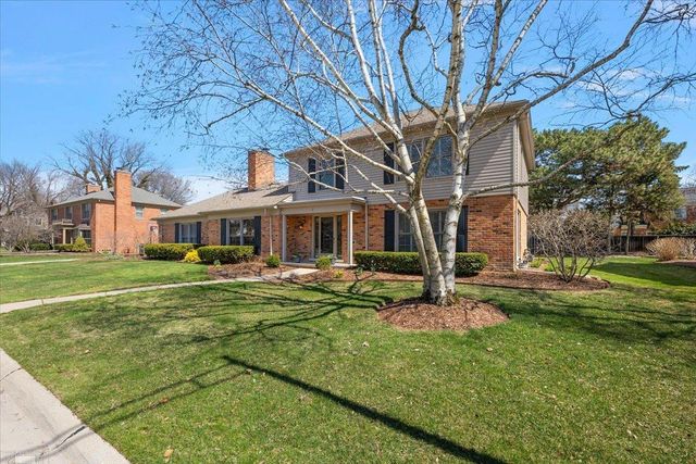 4 Elmsleigh Lane, Grosse Pointe, MI 48230