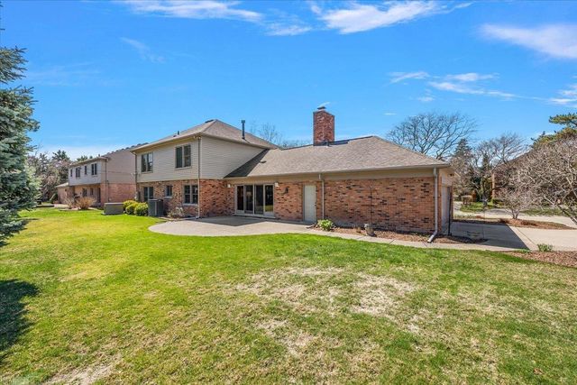 4 Elmsleigh Lane, Grosse Pointe, MI 48230