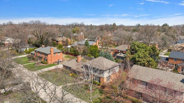 4 Elmsleigh Lane, Grosse Pointe, MI 48230