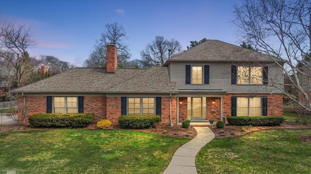 4 Elmsleigh Lane, Grosse Pointe, MI 48230