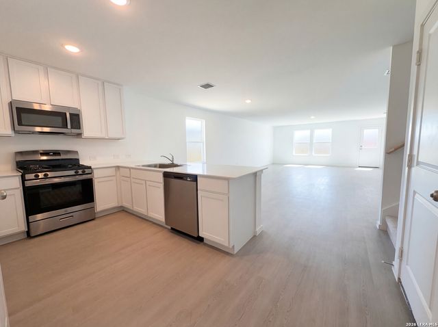 113 Amy Aly, San Antonio, TX 78253