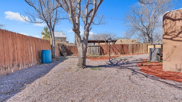 1029 Lynch Court NW, Albuquerque, NM 87104