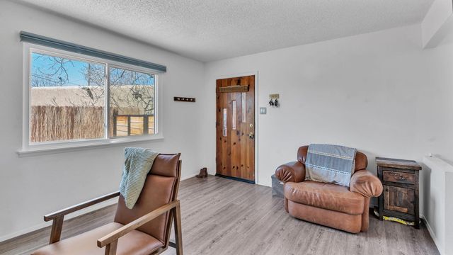 1029 Lynch Court NW, Albuquerque, NM 87104