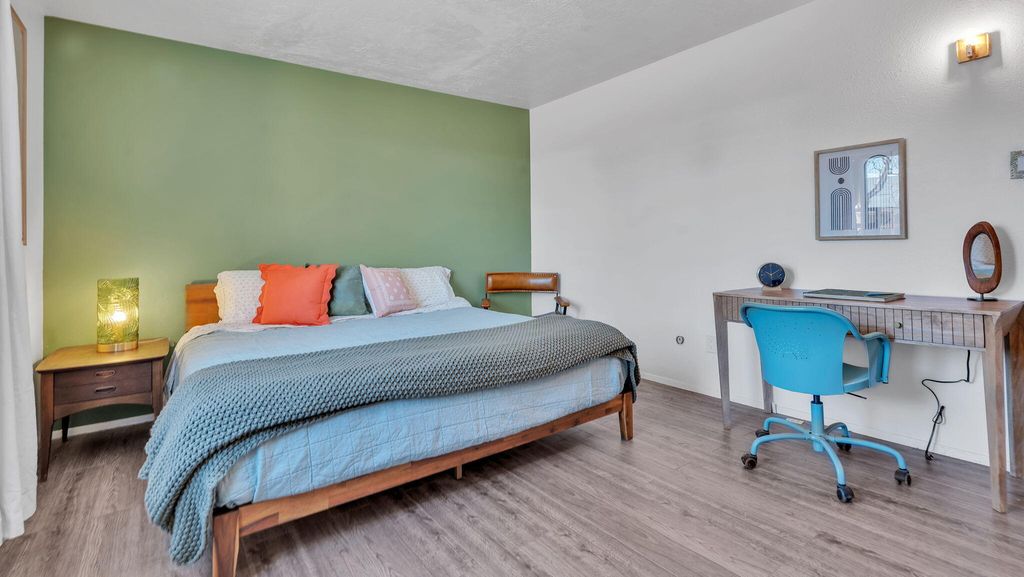 Image 15 of property listing at 1029 Lynch Court NW, Albuquerque, NM 87104