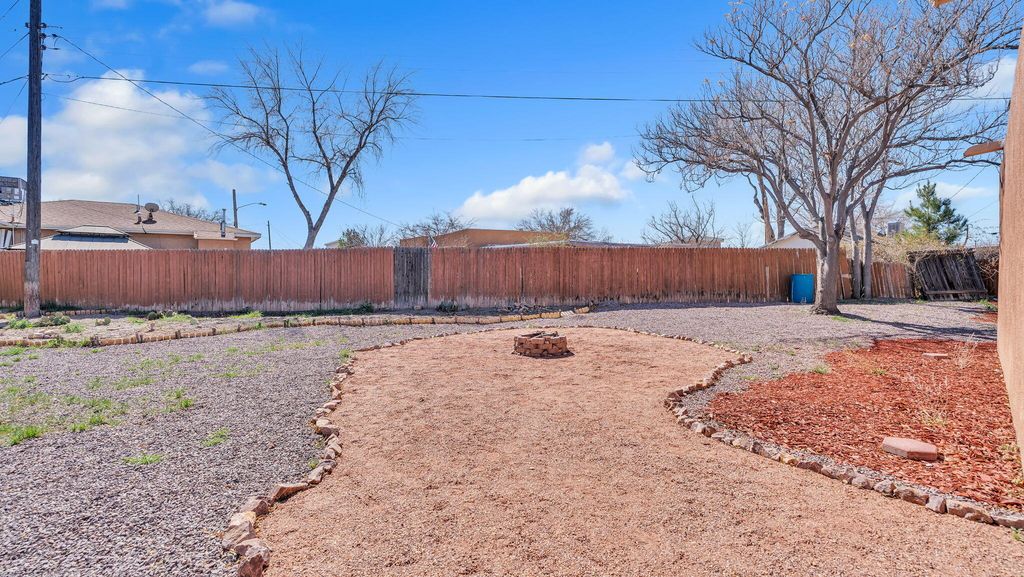 Image 22 of property listing at 1029 Lynch Court NW, Albuquerque, NM 87104