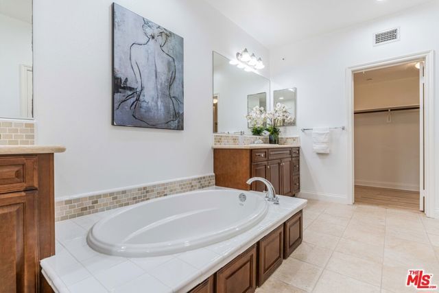 12975 Agustin Place 312, Los Angeles, CA 90094