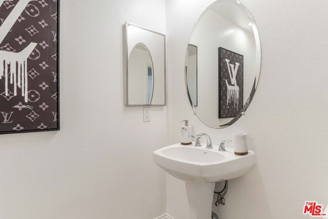 12975 Agustin Place 312, Los Angeles, CA 90094