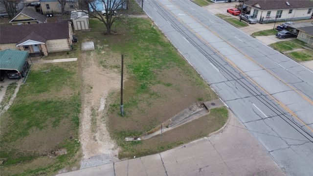 301 E Denton Street, Ennis, TX 75119