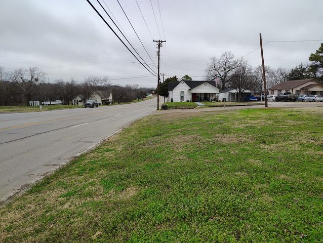 301 E Denton Street, Ennis, TX 75119
