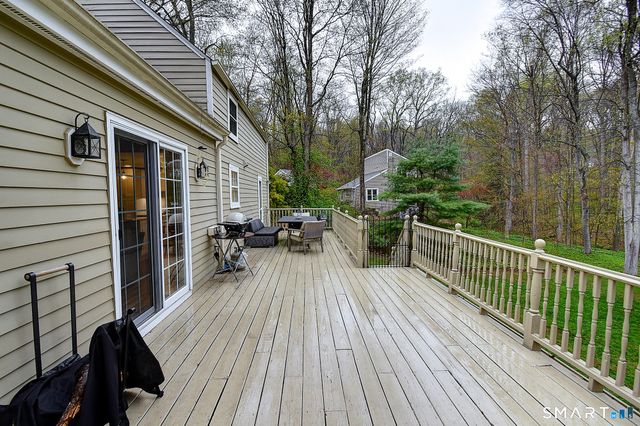 27 Chestnut Hill Road, Newtown, CT 06482