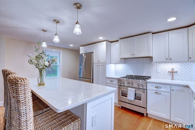 27 Chestnut Hill Road, Newtown, CT 06482