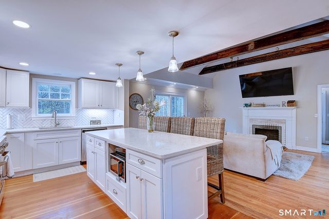 27 Chestnut Hill Road, Newtown, CT 06482