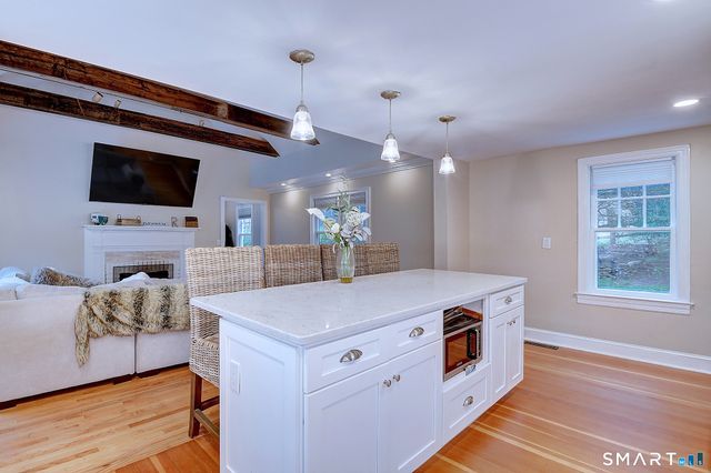 27 Chestnut Hill Road, Newtown, CT 06482