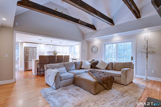 27 Chestnut Hill Road, Newtown, CT 06482