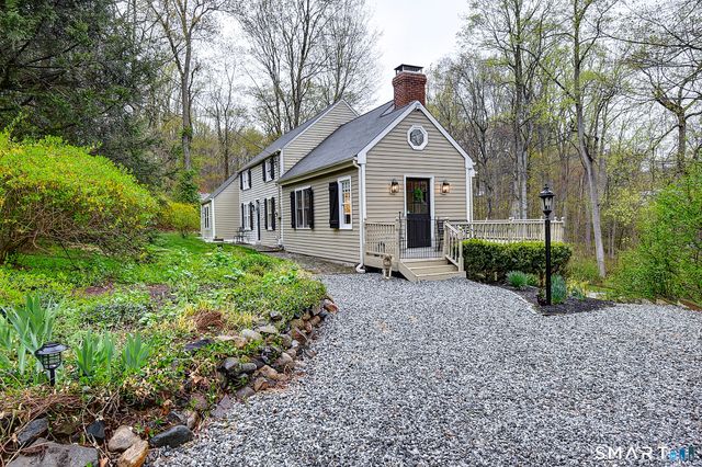 27 Chestnut Hill Road, Newtown, CT 06482