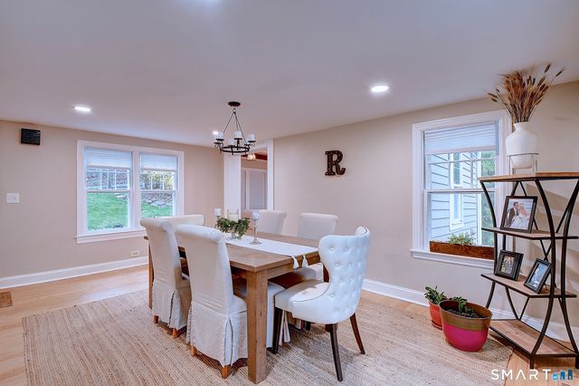 27 Chestnut Hill Road, Newtown, CT 06482