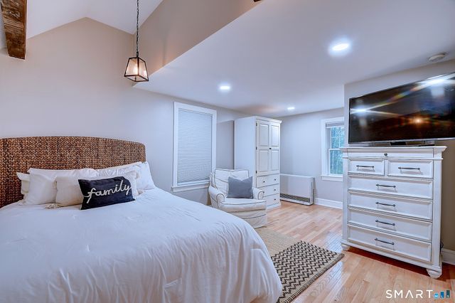 27 Chestnut Hill Road, Newtown, CT 06482