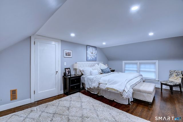 27 Chestnut Hill Road, Newtown, CT 06482