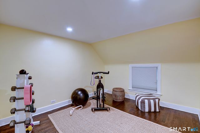 27 Chestnut Hill Road, Newtown, CT 06482