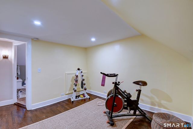 27 Chestnut Hill Road, Newtown, CT 06482