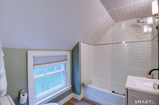 27 Chestnut Hill Road, Newtown, CT 06482