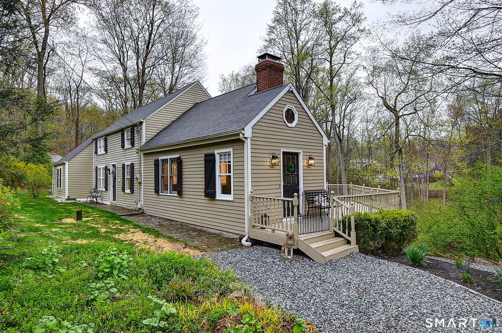 27 Chestnut Hill Road, Newtown, CT 06482