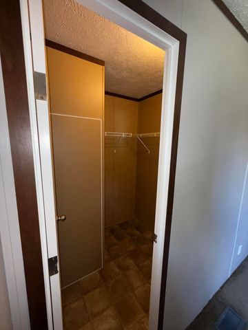 1371 SARNIA Street, Norton Shores City, MI 49444