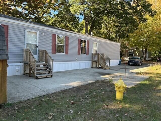 1371 SARNIA Street, Norton Shores City, MI 49444