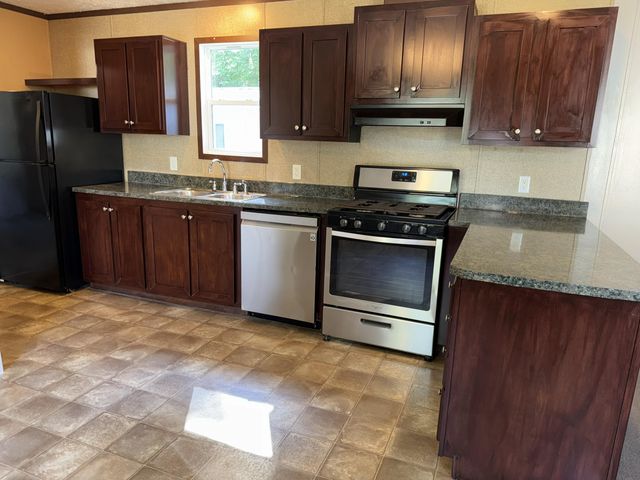 1371 SARNIA Street, Norton Shores City, MI 49444