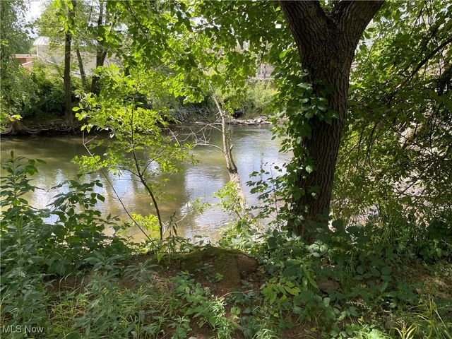 156 Cherry Street W, Canal Fulton, OH 44614