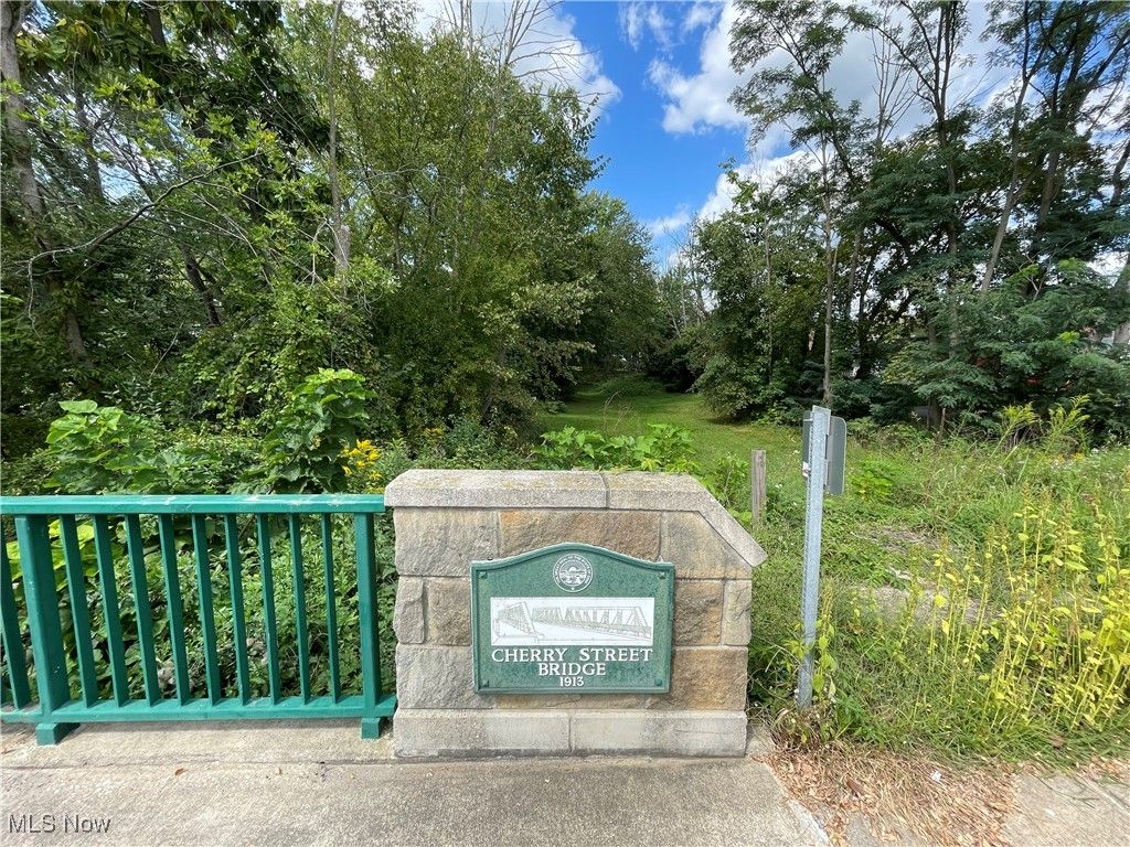 156 Cherry Street W, Canal Fulton, OH 44614