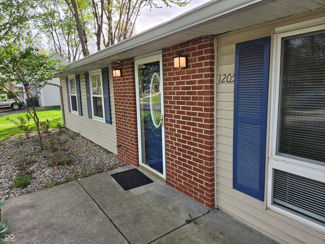 1205 Keller Drive, Plainfield, IN 46168