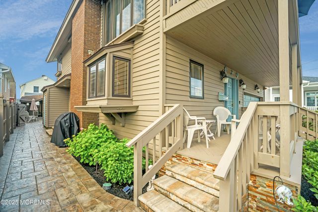 8 Ortley Avenue, Lavallette, NJ 08735