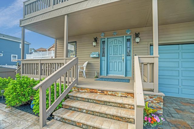 8 Ortley Avenue, Lavallette, NJ 08735